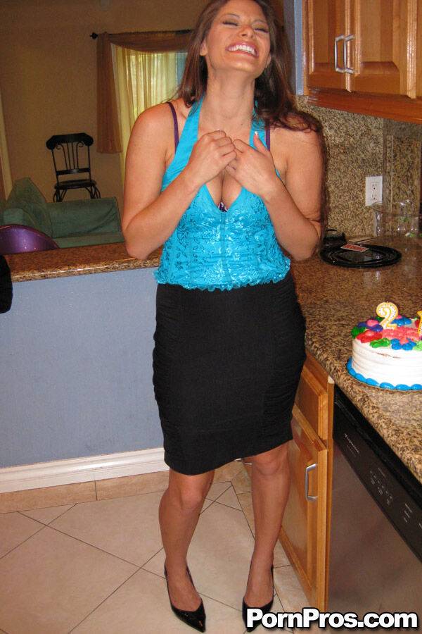 Ex-gf Madelyn Marie blows out the cake and bares her nice tits on 18th b-day | Photo: 781901
