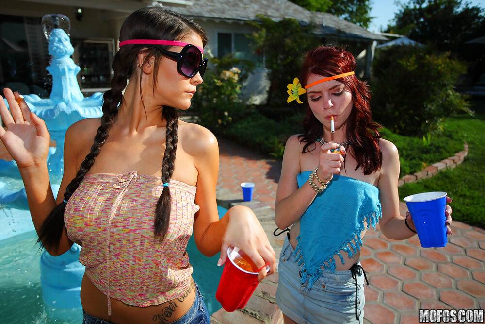 Teen babes Jessie and Cindy getting naked at the party outdoor - #4