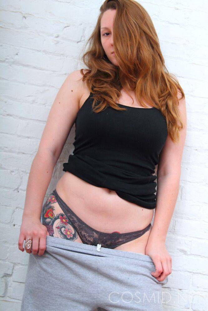 Natural redhead Amber takes off her gym pants to bare her fat ass - #6