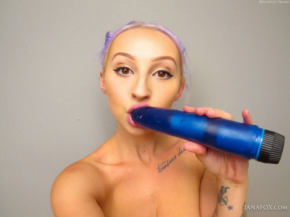 Short haired amateur Jana Fox takes self shots of her big tits and pink pussy - #10