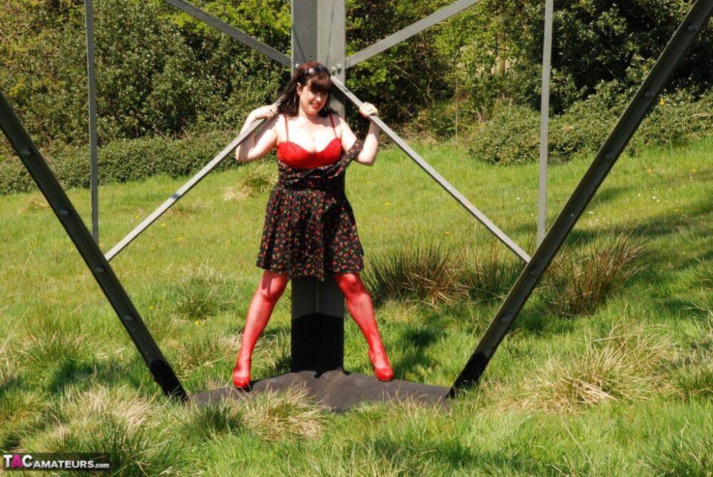 UK amateur Juicey Janey gets naked in heels underneath a hydro tower - #11