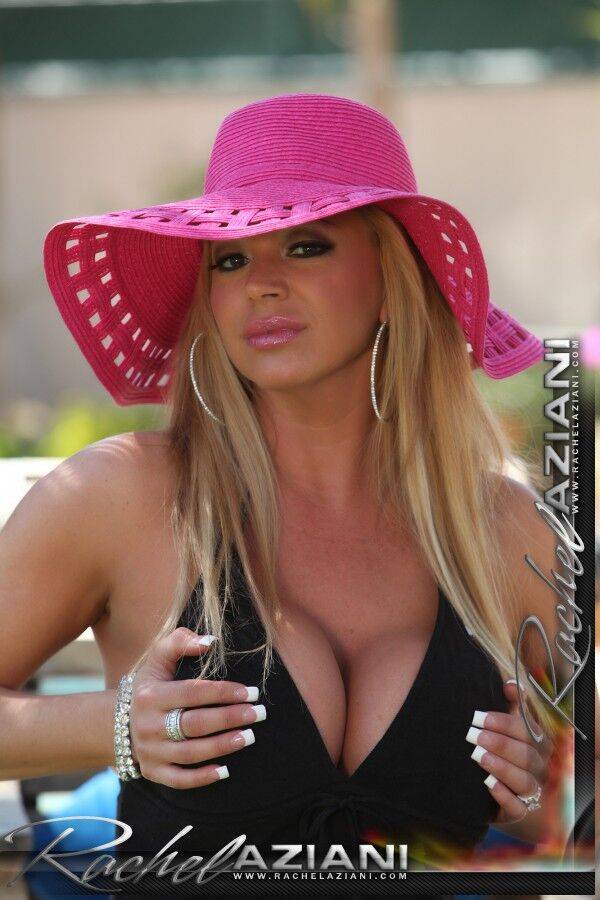 Sexy blonde Rachel Aziani reveals her huge boobs on patio in a sunhat - #9