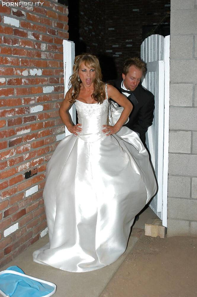 Milf bride Shayla LaVeaux is doing an amazing blowjob in a wedding dress - #5