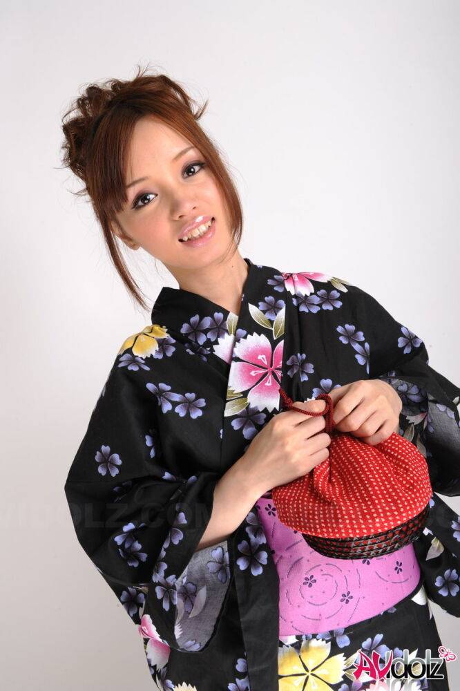 Japanese beauty Lina Aishima models non nude in traditional clothing - #6