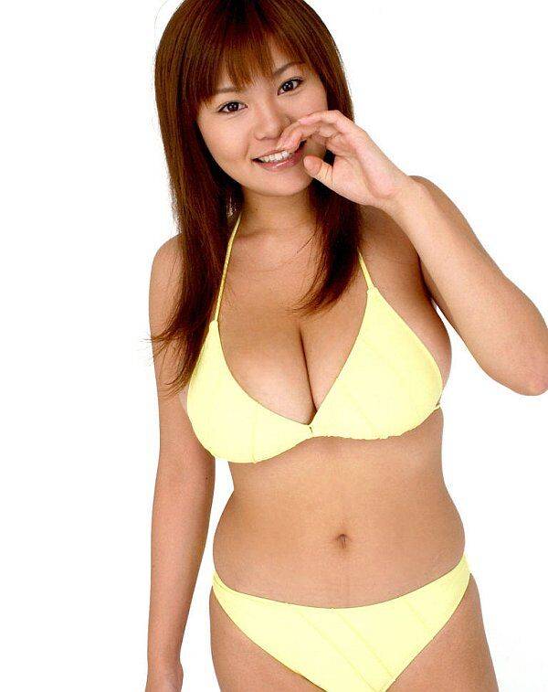 Pretty Japanese redhead Yoko Matsugane models a yellow bikini in bare feet - #12