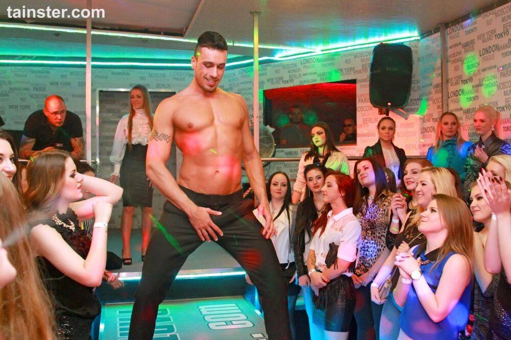 Wild and crazy party going chicks suck on hard dick's of male strippers - #7