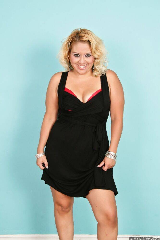 Fat blonde Savannah Tyler removes her black dress to model in her pretties - #11