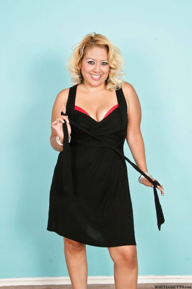Fat blonde Savannah Tyler removes her black dress to model in her pretties - #15