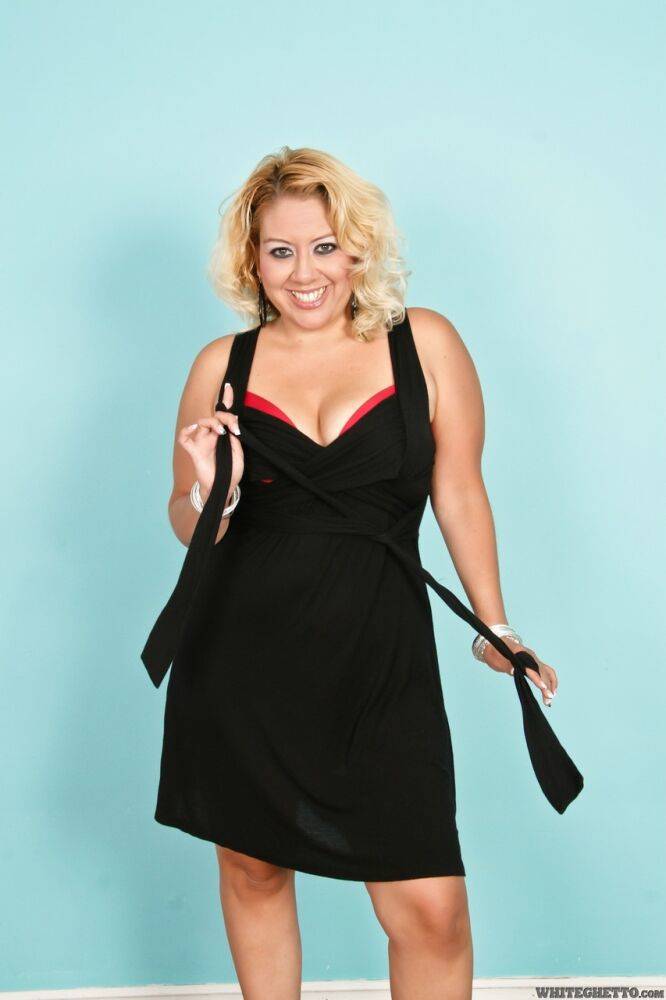 Fat blonde Savannah Tyler removes her black dress to model in her pretties - #6
