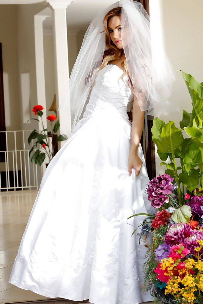 Hairy brunette bombshell Dahlia Sky getting ready for her wedding - #8