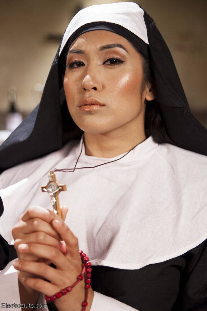 Kinky Asian nun Mia Li and horny Sophia Locke undress and pose in lingerie - #1