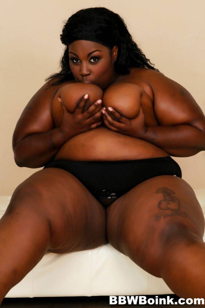 Obese black woman gets gangbanged during black on black action - #5
