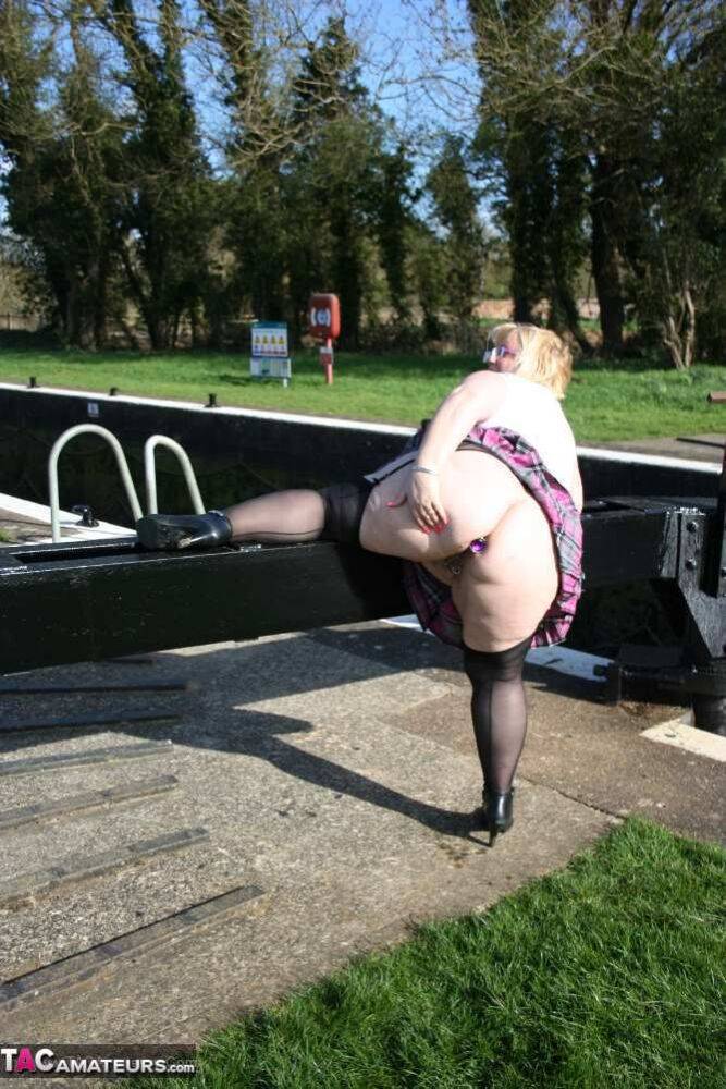 Overweight blonde Lexie Cummings exposes herself by locks on a canal system - #12