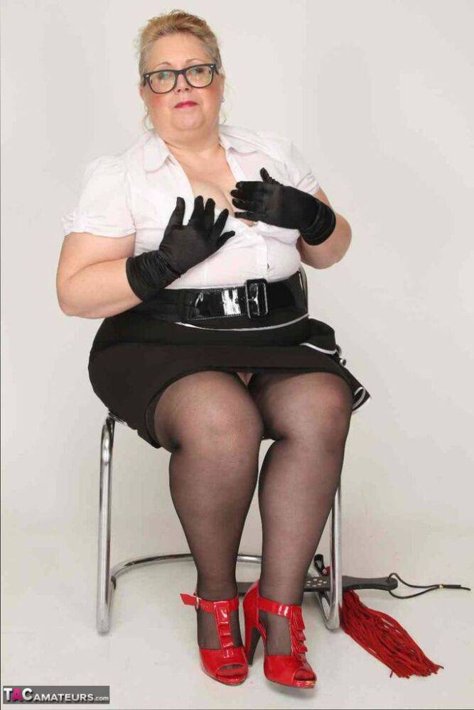 Obese UK blonde Lexie Cummings displays her pierced twat in gloves and nylons - #15