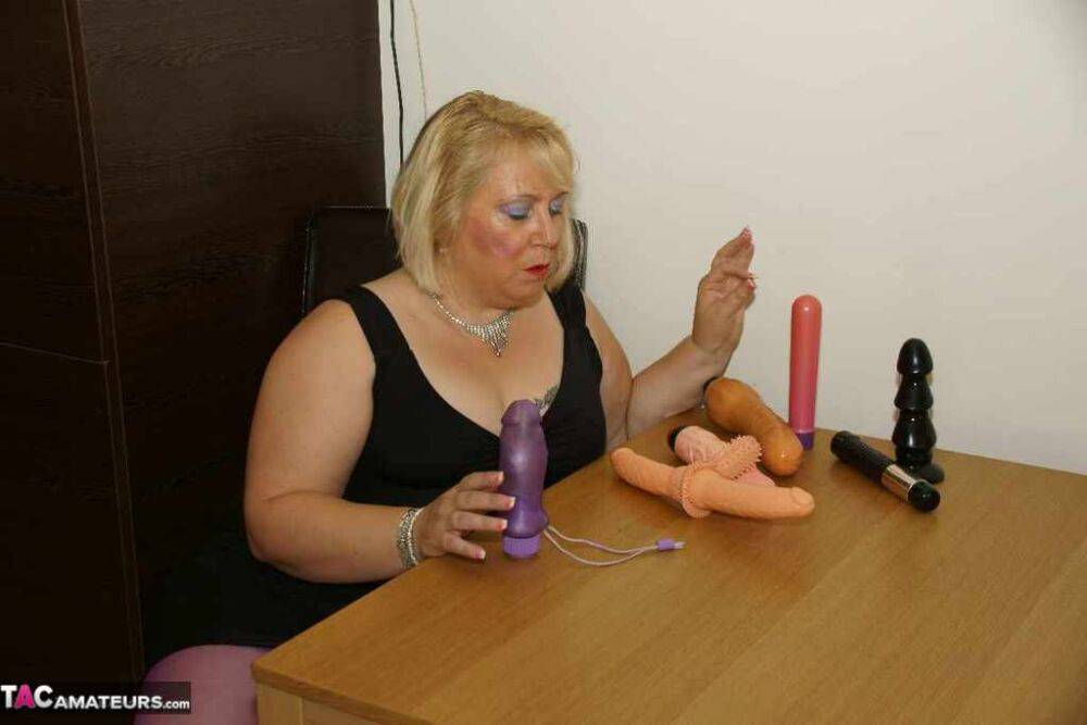Fat UK blonde Lexie Cummings pleasures her vagina with her sex toy collection | Photo: 4399809
