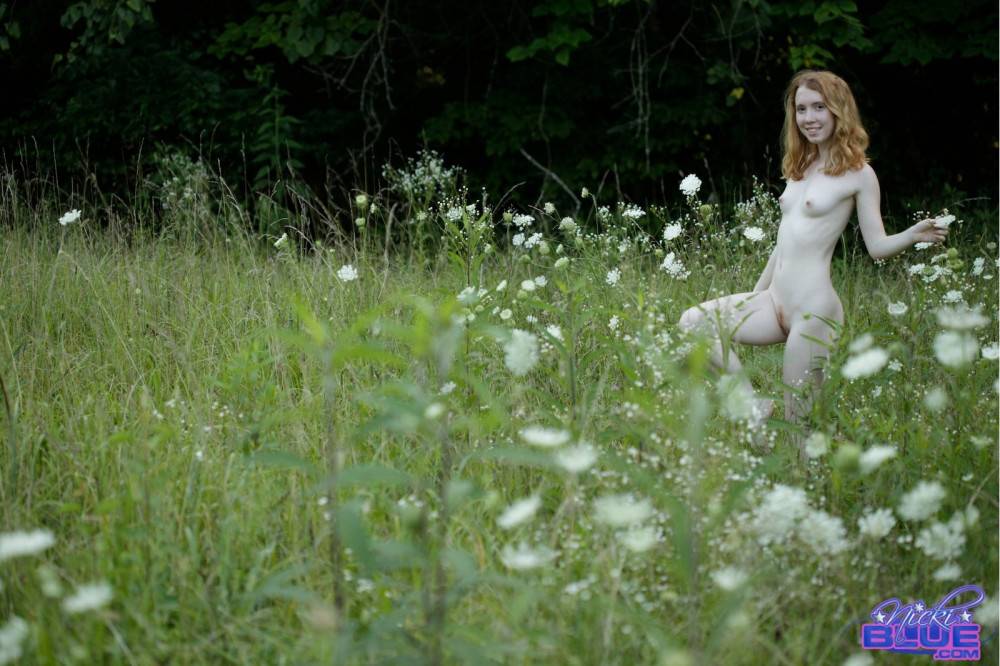 I am modeling in the grass here. naked of course and no cloths - #1