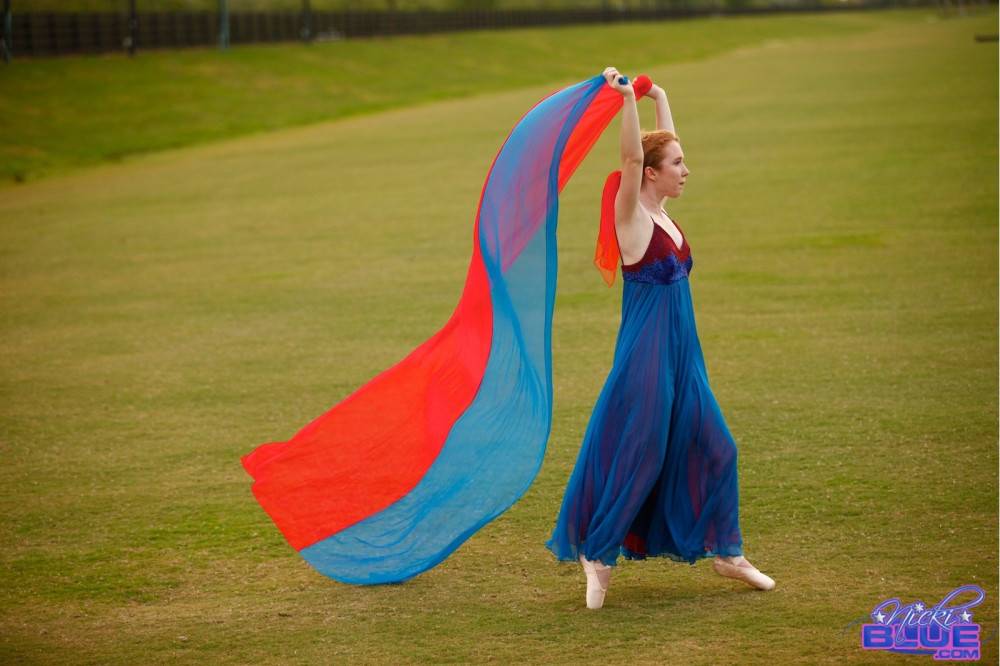 I am doing ballet in the grass. in these photos you get to see - #4