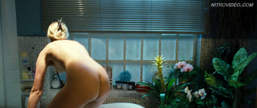 Sexy blonde amy smart taking bath in mirrors - #8