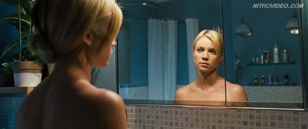 Sexy blonde amy smart taking bath in mirrors - #6