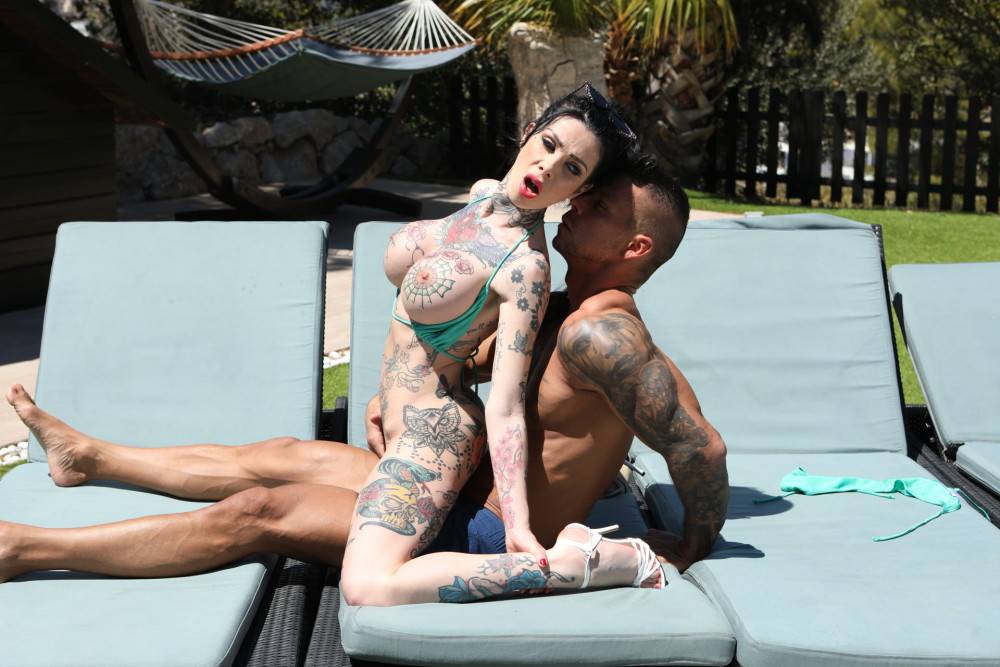 Slutty Brunette Megan Inky Pleasuring Two Horny Studs By The Pool - #6