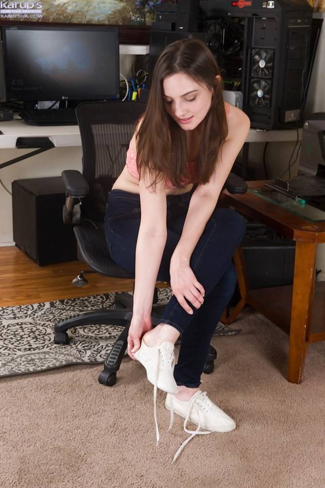 Excellent american teen Pepper Xo makes some hot foot fetish action - #4