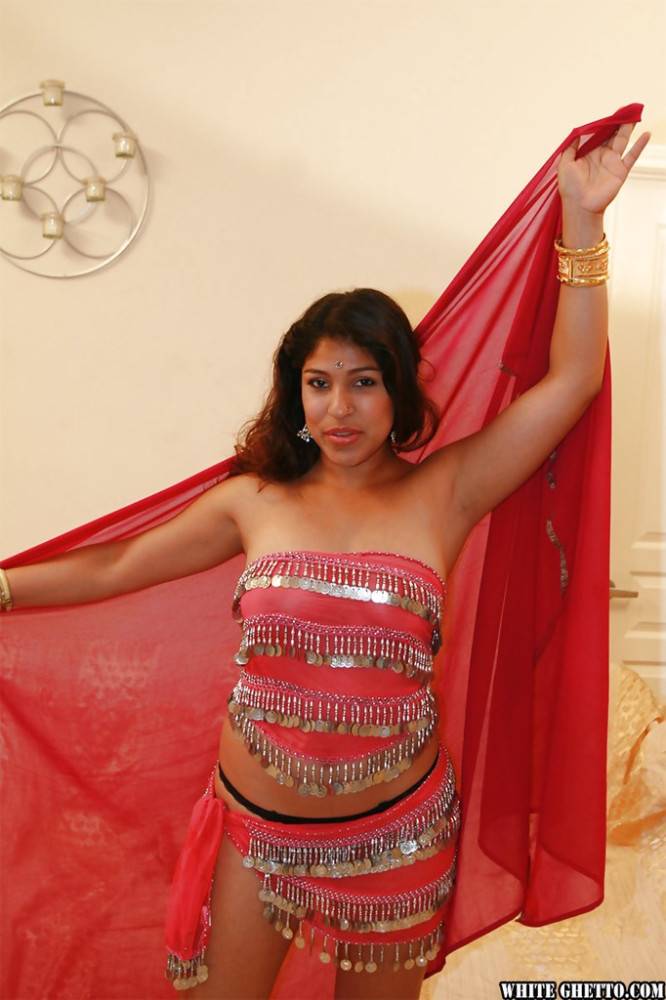 Superb indian Shari in fancy skirt shows big boobies and sexy ass - #9
