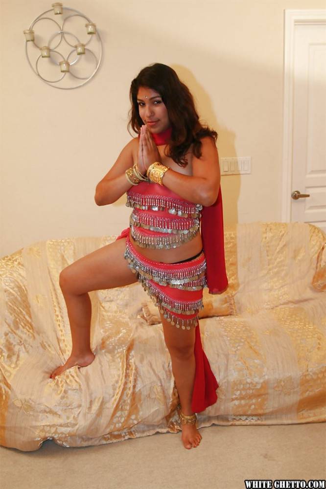 Superb indian Shari in fancy skirt shows big boobies and sexy ass - #4