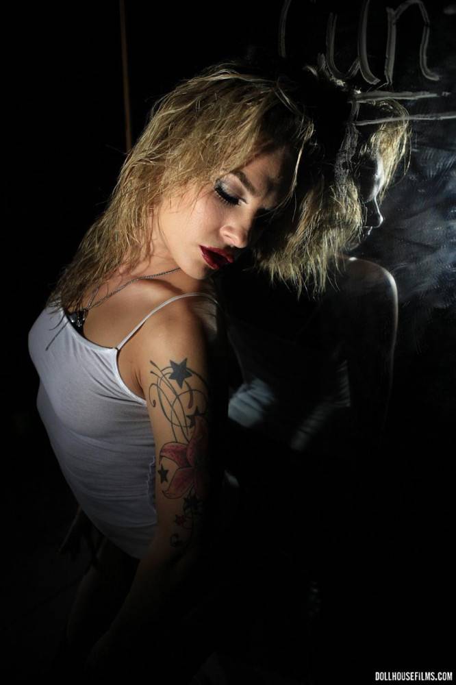 Otherwise Boring Photographic Art Gets Spiced Up With Blonde Goth Girl Bailey Blue And Her Ass. - #12