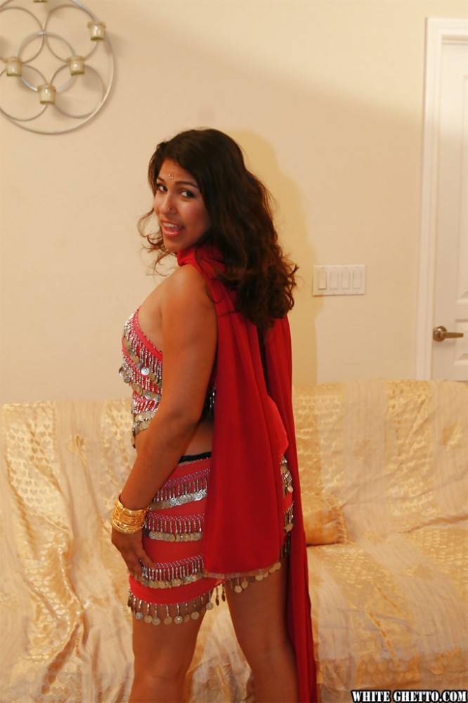 Hot indian Shari exposes her butt - #13