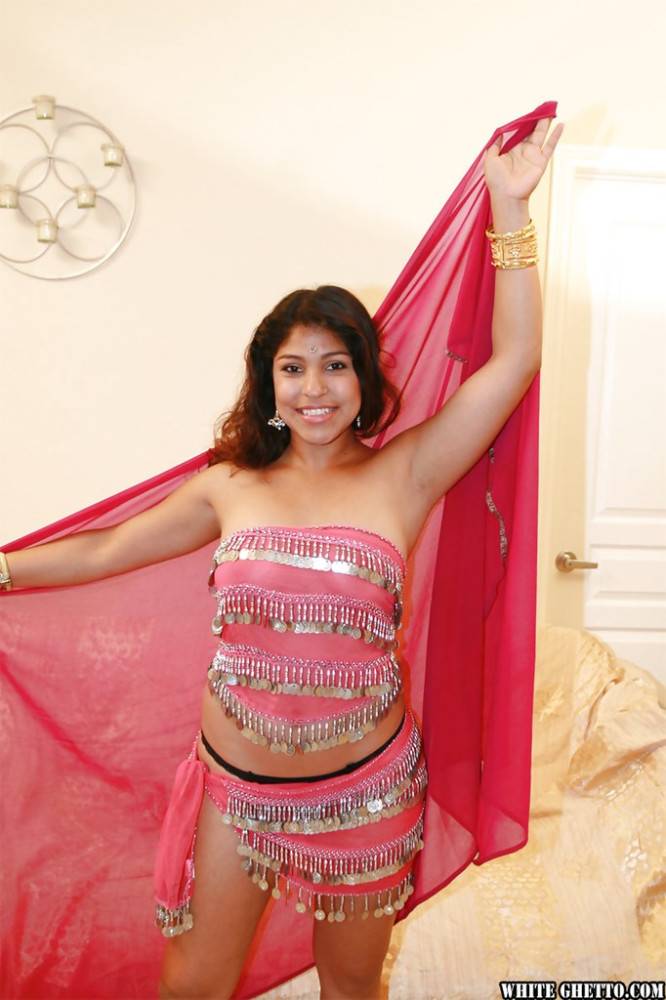 Hot indian Shari exposes her butt - #16