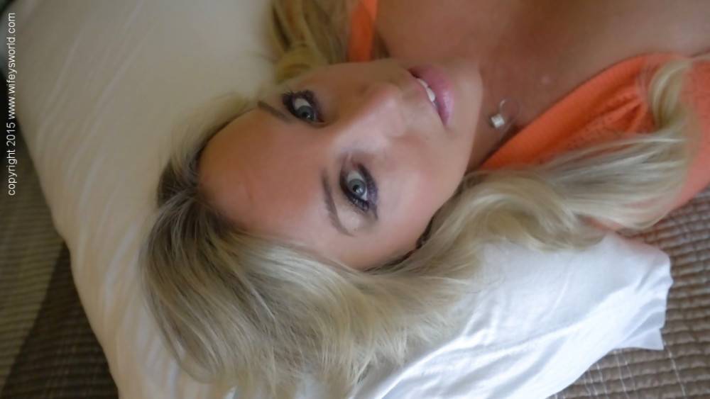 Stunning american blonde wife Sandra Otterson tease rod - #14