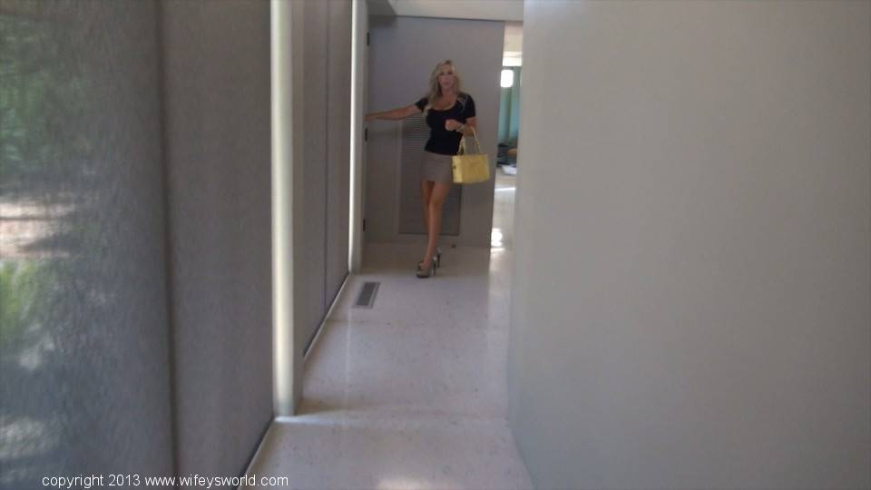 Superb american blonde wife Sandra Otterson exhibiting big knockers and ass - #8