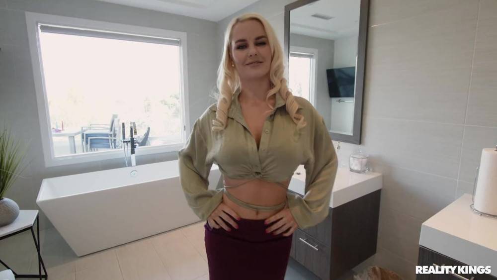 Busty Blonde Nymph Slimthick Vic Gets Screwed In POV - #3