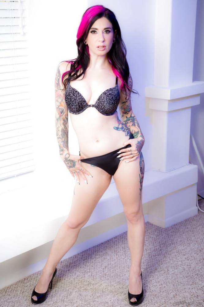 Amazing american milf Joanna Angel in hot lingerie reveals her ass and spreads her legs - #7