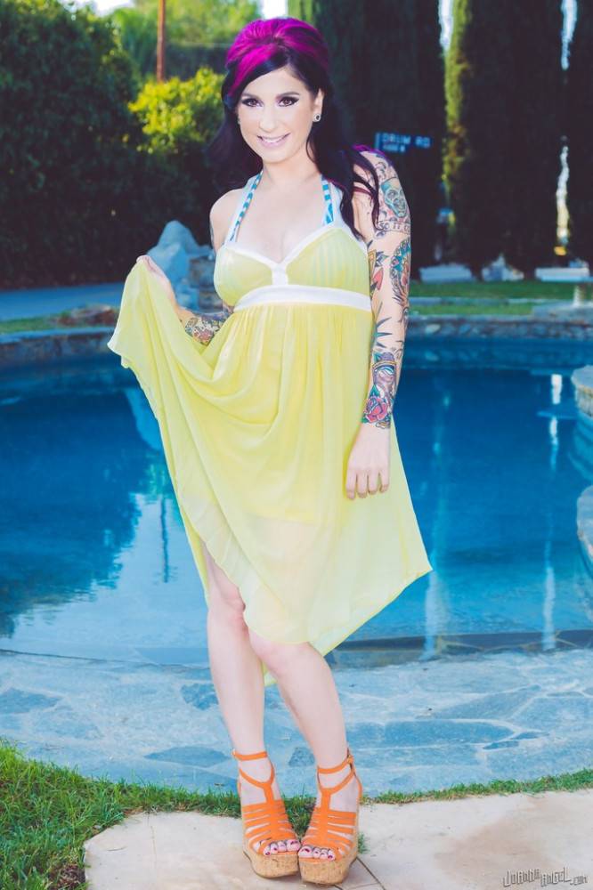 Lovely american milf Joanna Angel in sexy skirt denudes big tits and hot butt near the pool - #2