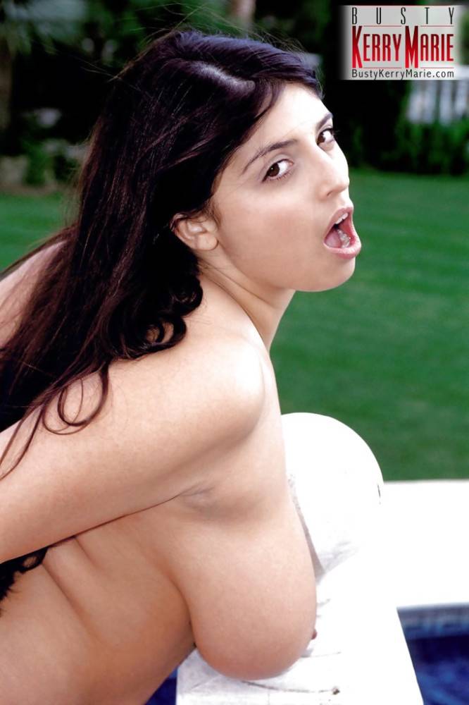 Enticing brittish milf Kerry Marie reveals big boobies and masturbates outdoor - #15