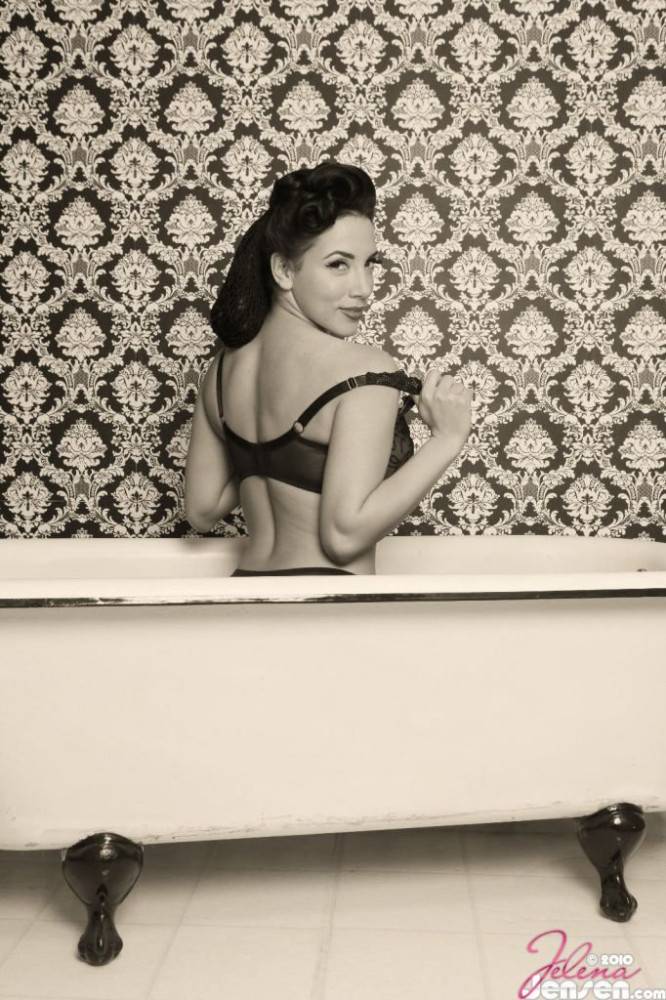 Black And White Pics Are Jelena Jensen's Favorite And She Looks Great In Lingerie. - #11