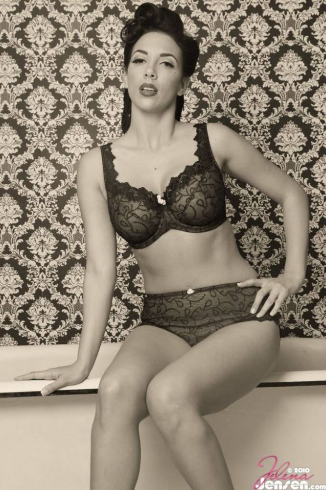 Black And White Pics Are Jelena Jensen's Favorite And She Looks Great In Lingerie. - #7