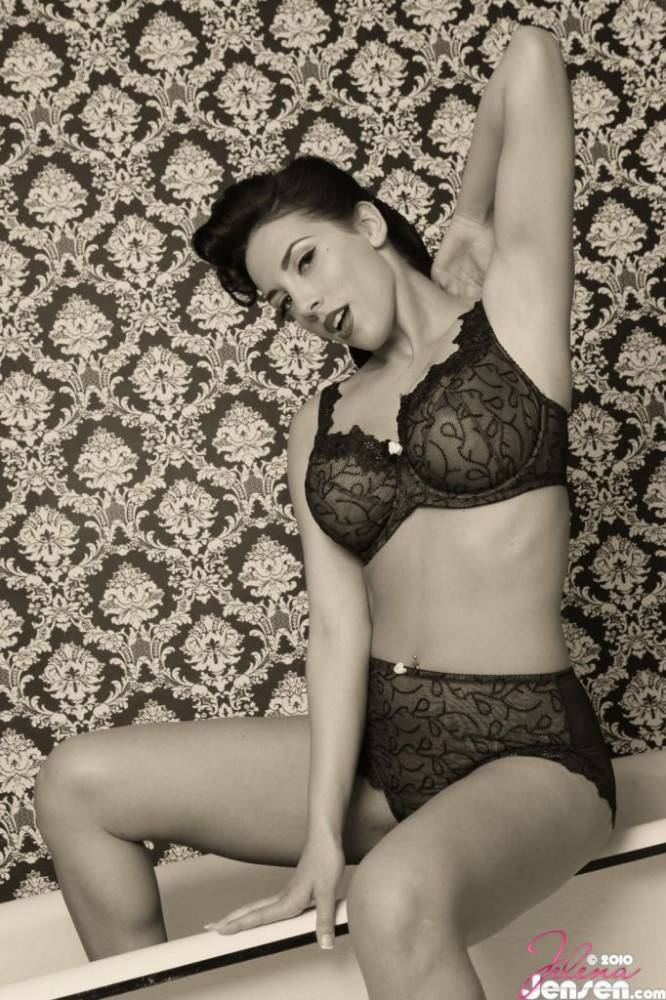 Black And White Pics Are Jelena Jensen's Favorite And She Looks Great In Lingerie. - #9