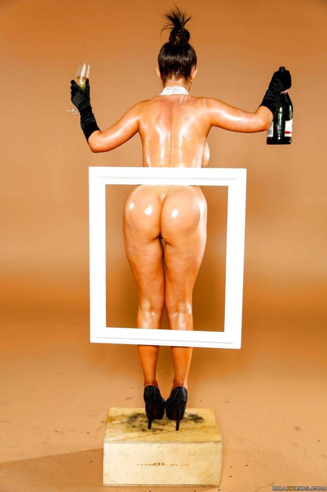 Delightful canadian milf Nikki Benz bares big boobies and hot ass | Photo: 6185177