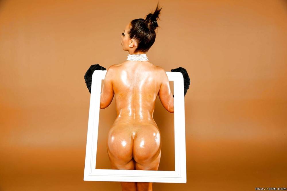 Delightful canadian milf Nikki Benz bares big boobies and hot ass - #9