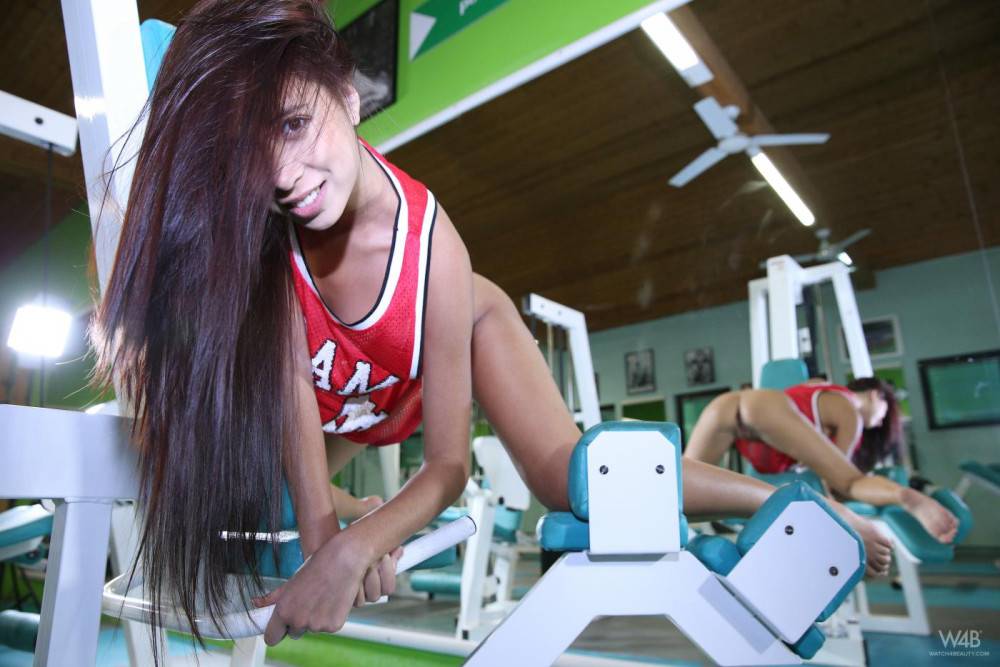 Gorgeous Paula Shy Loves To Work Out. Watch How Hot She Looks In The Gym! - #15