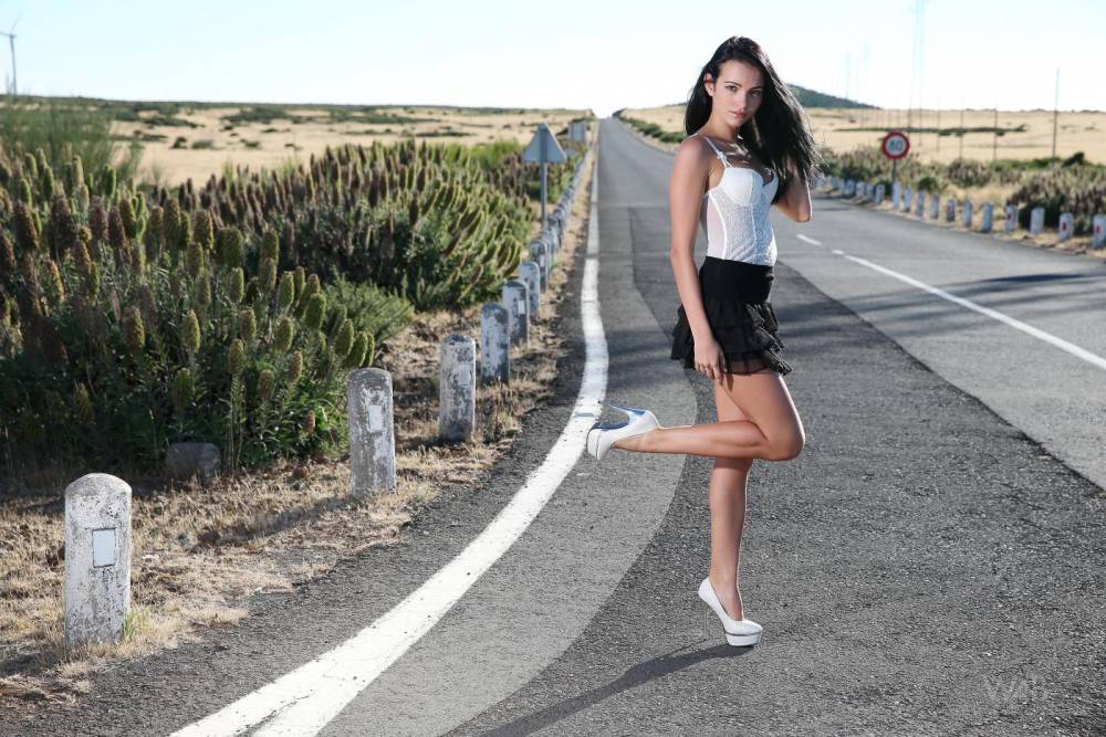 Beautiful And Naked Girl Standing By The Road? Itâ€™s Every Driverâ€™s Dream! This Is Another Of The Photosets We Took During Our Trip To Madeira, Enjoy! | Photo: 6194634