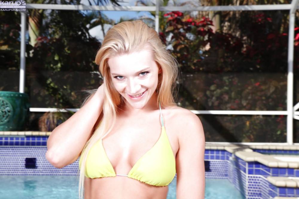 Rangy american blonde young Addison Avery in hot bikini bares big boobs and masturbates near the pool - #8