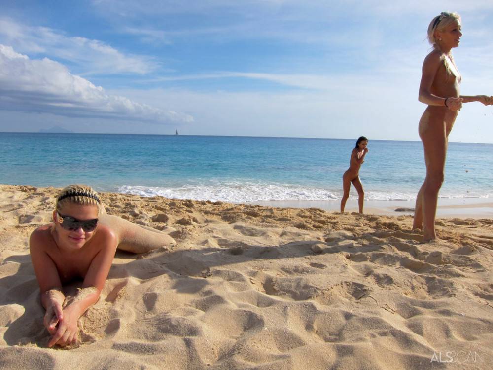 Luscious babes Franziska, Kacey Jordan, Sara Jaymes and Bibi Noel enjoying crazy lesbian groupsex on the beach - #16