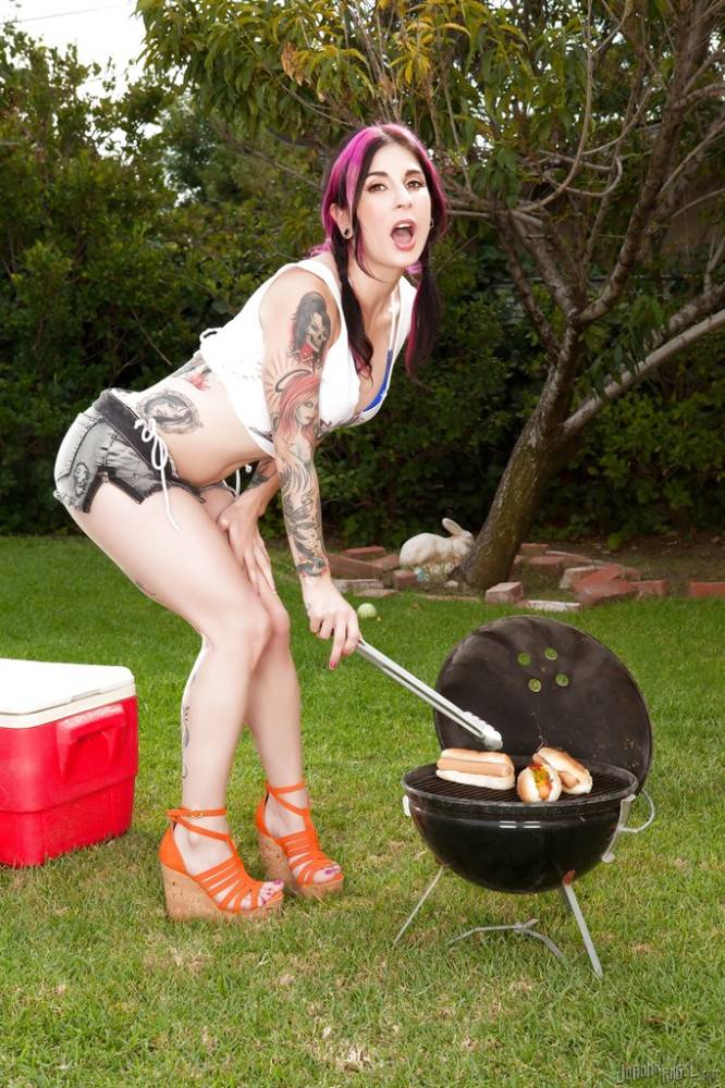 Stunning american milf Joanna Angel in fancy shorts exhibiting her ass and spreading her legs outdoor - #2