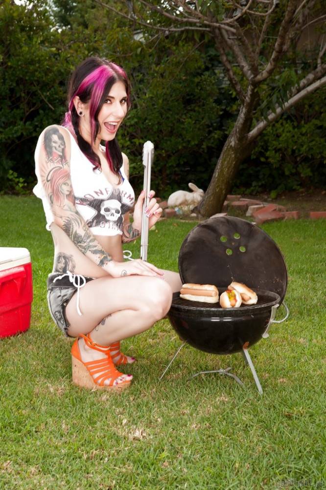 Stunning american milf Joanna Angel in fancy shorts exhibiting her ass and spreading her legs outdoor - #4