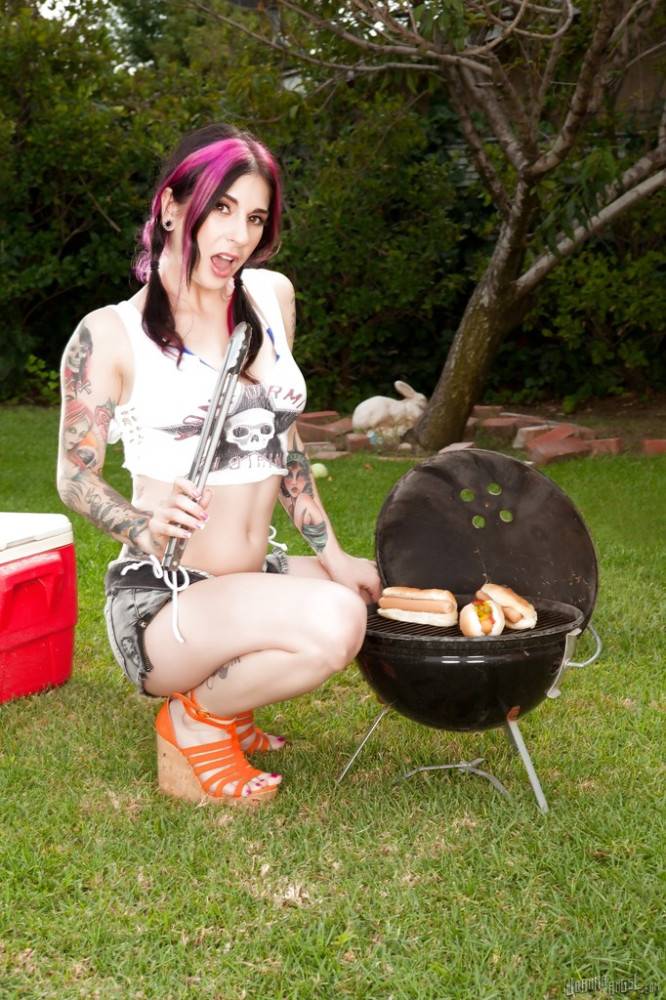 Stunning american milf Joanna Angel in fancy shorts exhibiting her ass and spreading her legs outdoor - #3