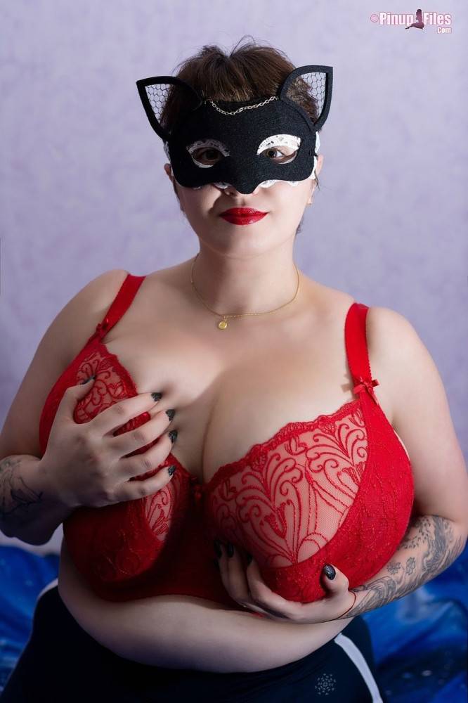 Roxanne Heavan fantastic pair of huge natural boobs - #1