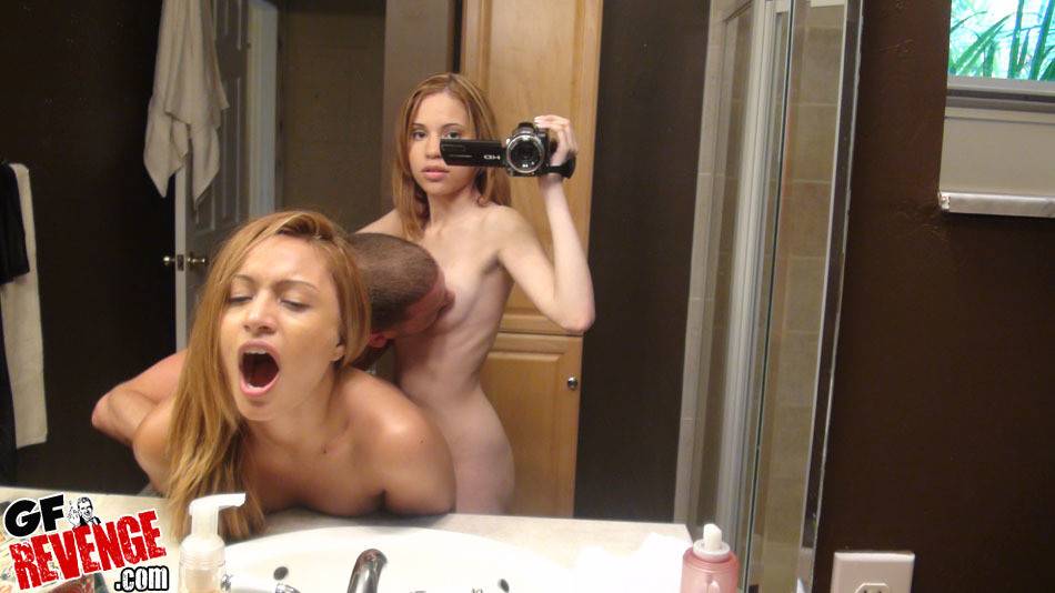 Sexy women Mae Olsen and Natalia Robles in hardcore threesome in bath - #7